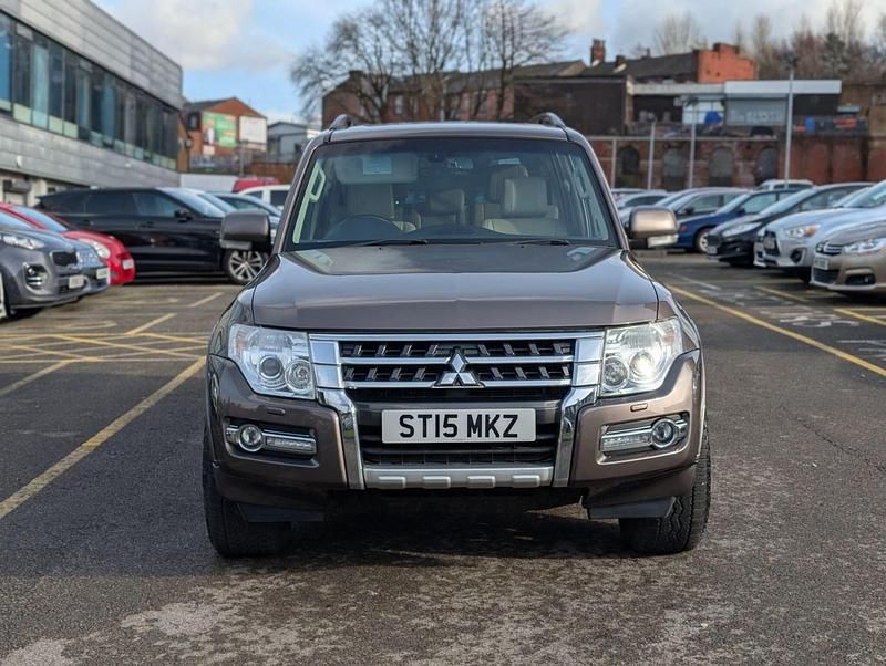 Used Mitsubishi Shogun 2015 Brown SUV