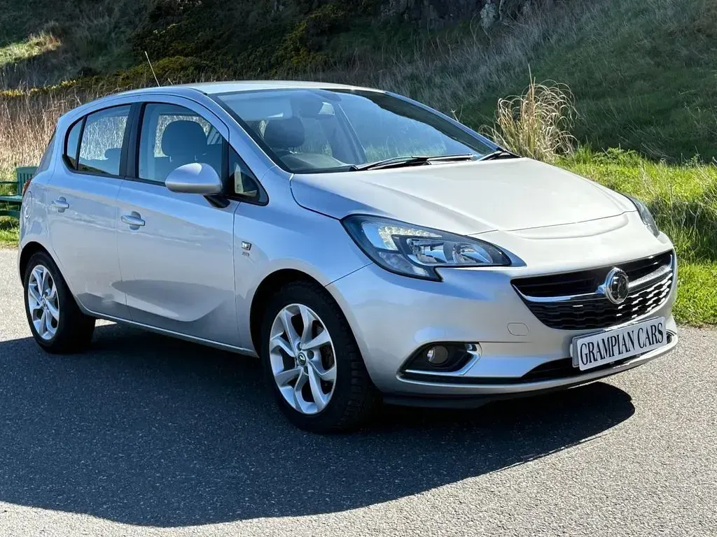 Used Vauxhall Corsa SRi 90 HP (66 kW) 2015 Silver Hatchback