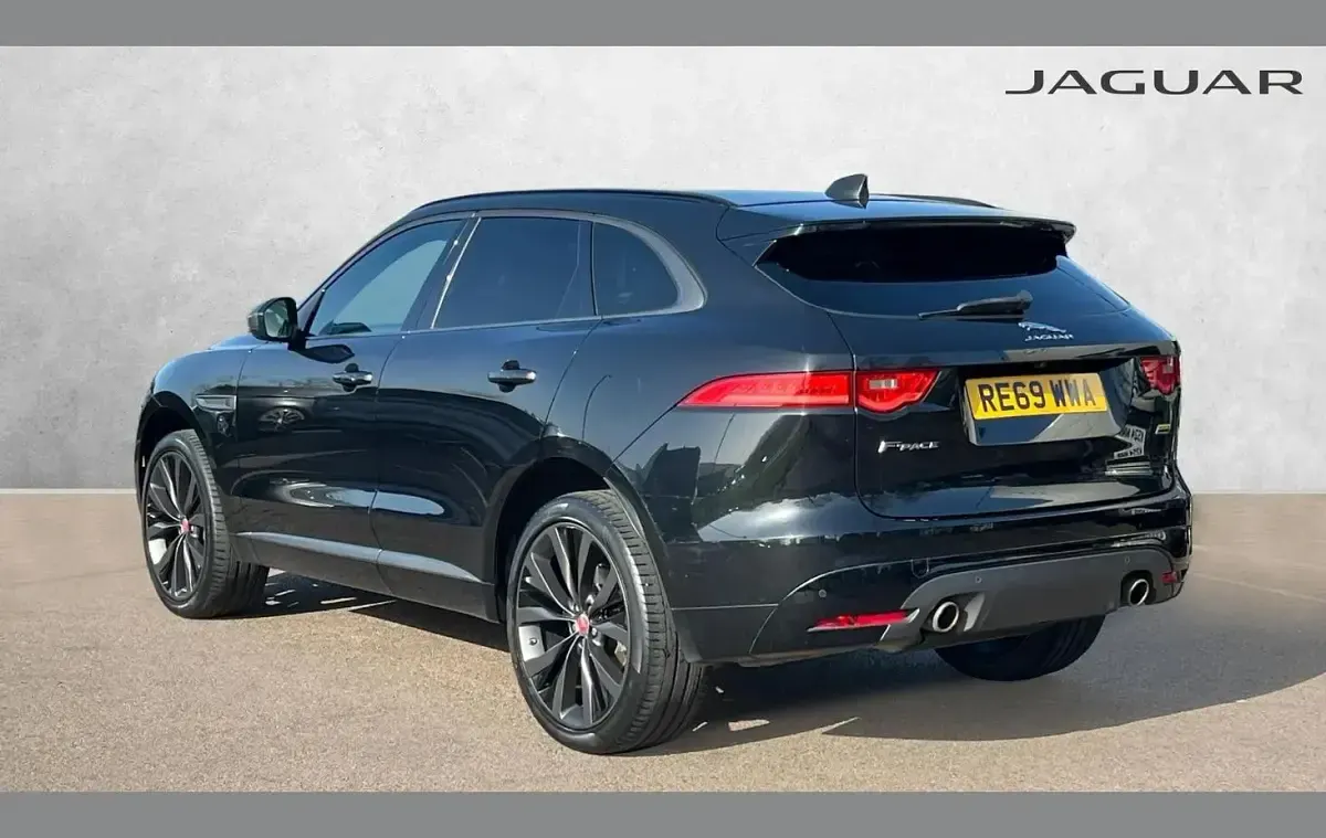 Używany Jaguar F-Pace 296 KM (217 kW) 2020 Czarny SUV