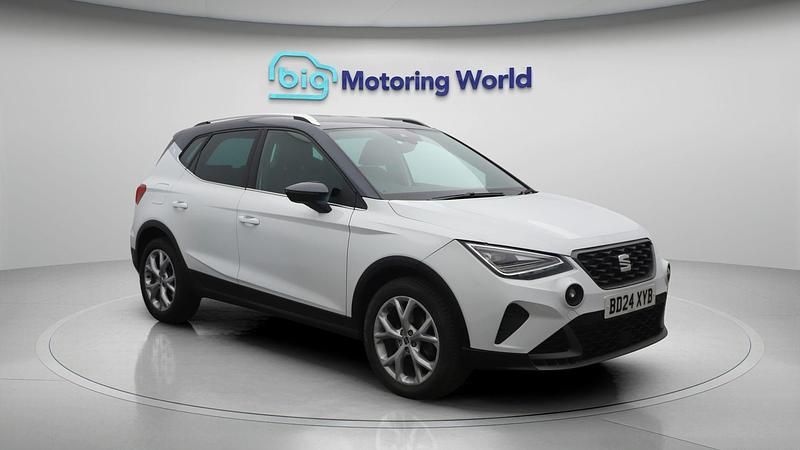 Used 2024 Seat Arona FR SUV | £16,617 (Fair price) - Image 1/4