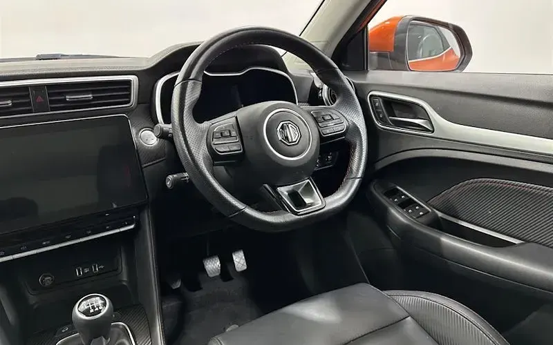 Used MG ZS Exclusive 111 HP (81 kW) 2023 Orange SUV