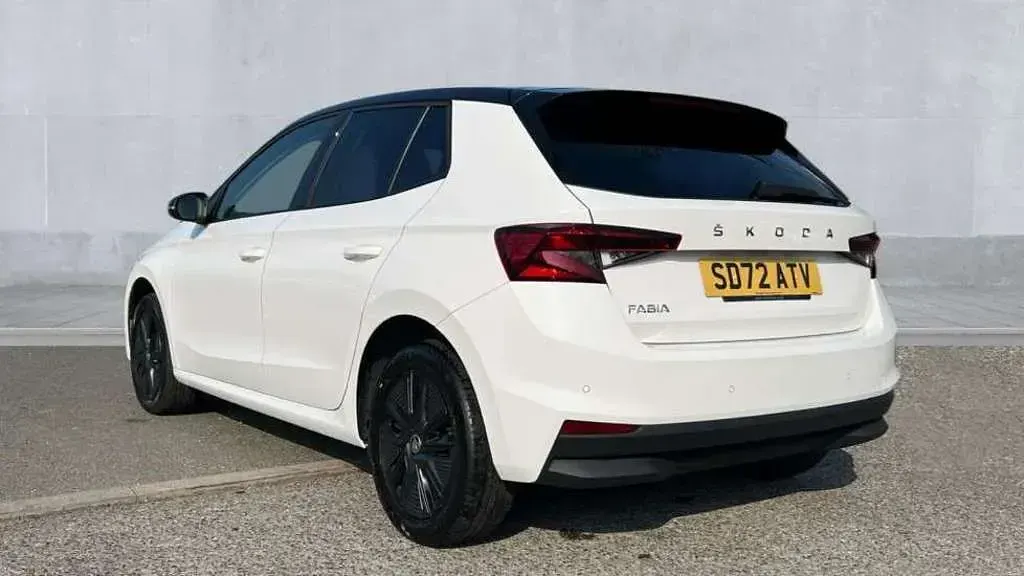Used Skoda Fabia Colour Edition 110 HP (80 kW) 2022 Candy white black magic pearl effect Hatchback