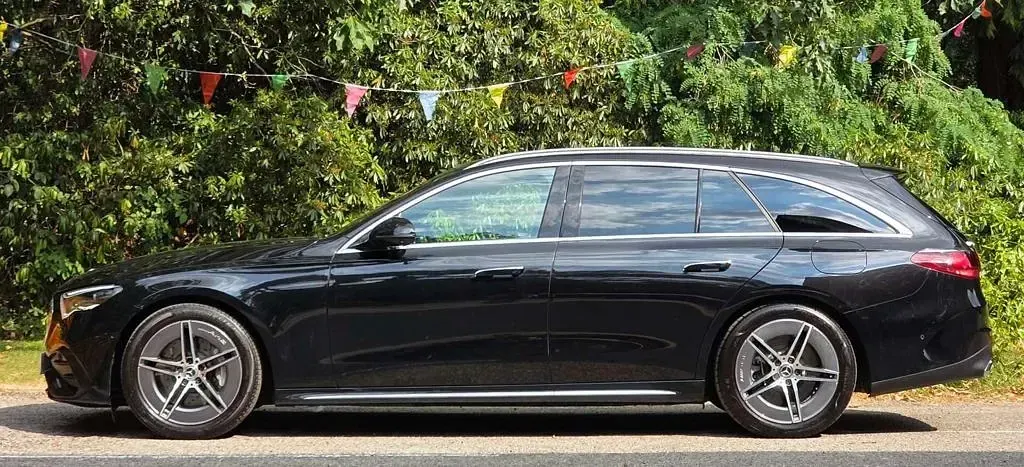 Used Mercedes E300 Advanced 313 HP (230 kW) 2024 Black Estate