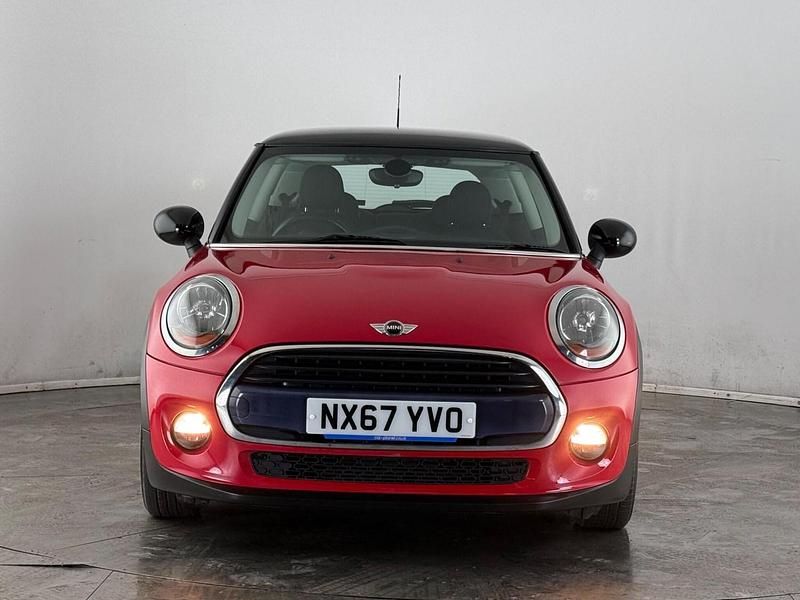 Used Mini Cooper Hatch 136 HP (100 kW) 2017 Red Hatchback