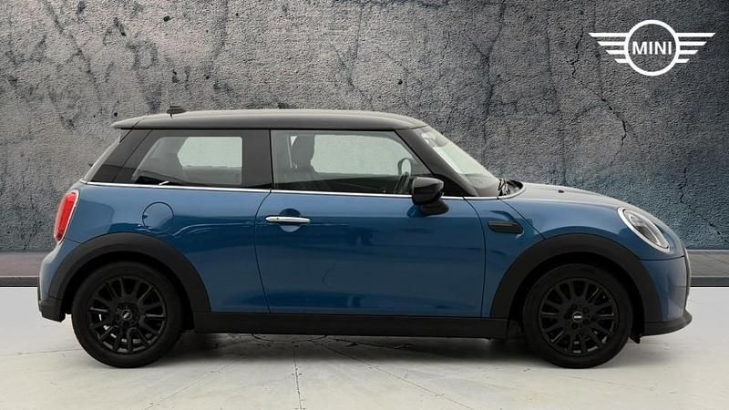 Used Mini Cooper Classic 134 HP (98 kW) 2022 Blue Hatchback