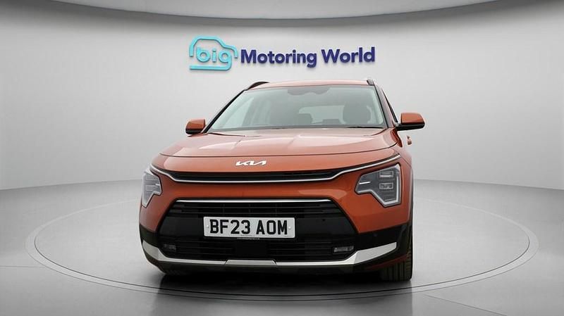 Used Kia Niro 139 HP (102 kW) 2023 Orange SUV