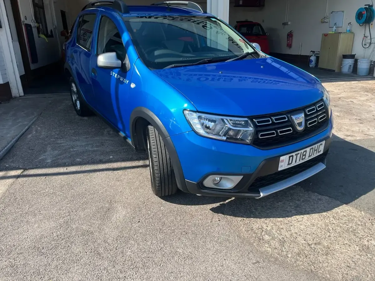 Used Dacia Sandero Comfort 90 HP (66 kW) 2018 Blue Hatchback