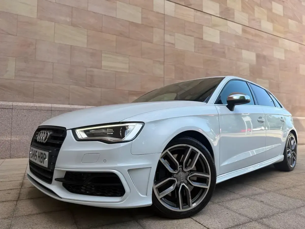 Used Audi S3 Sportback Performance 300 HP (220 kW) 2015 White Hatchback