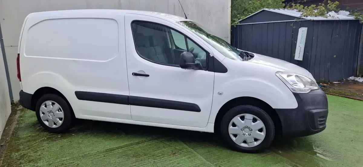 Usado Citroën Berlingo 75 HP (55 kW) 2016 Branco Monovolume