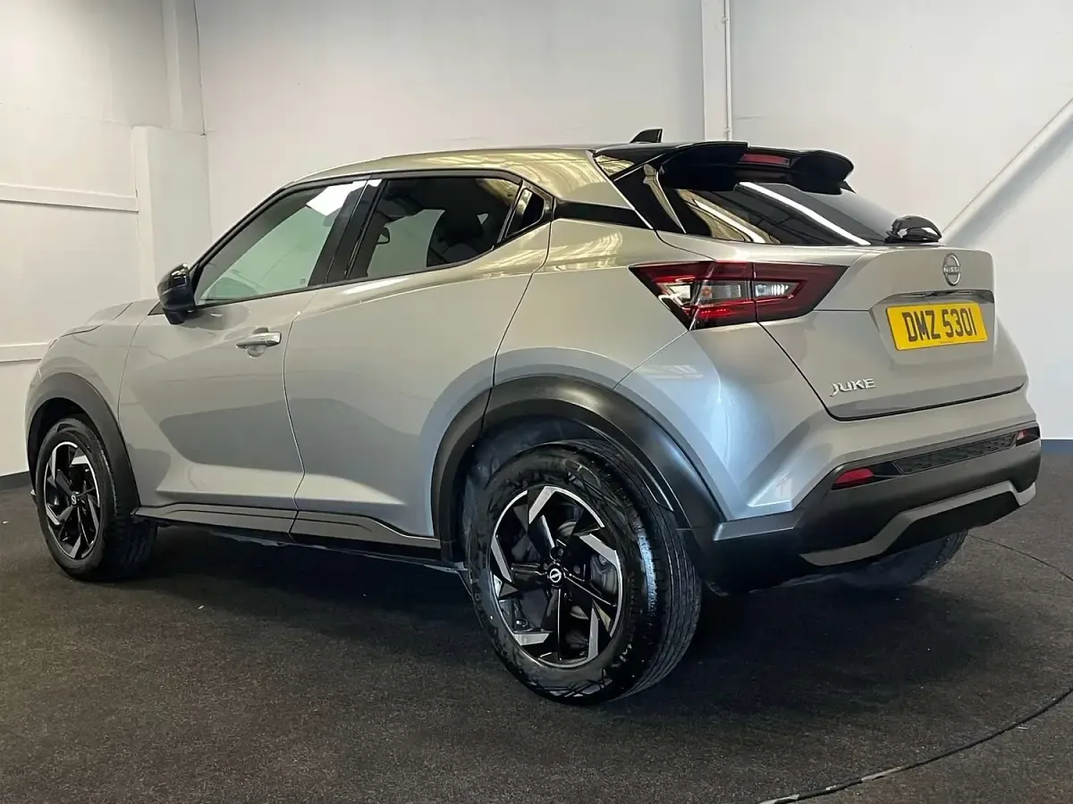 Used Nissan Juke N-Connecta 114 HP (83 kW) 2024 Silver SUV
