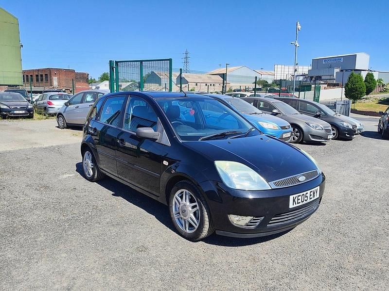 Used Ford Fiesta Ghia 79 HP (58 kW) 2005 Black Hatchback