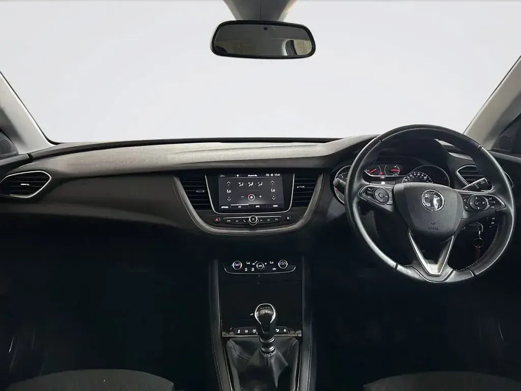 Used Vauxhall Grandland X SRi 130 HP (95 kW) 2020 Grey SUV