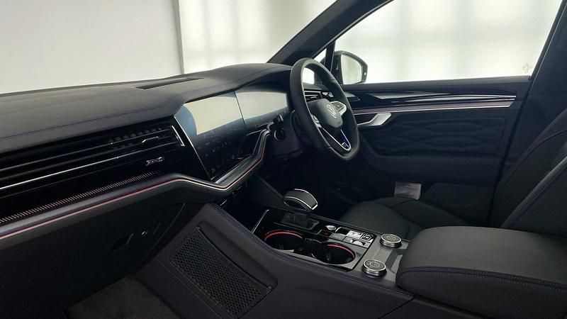 Used VW Touareg R 462 HP (339 kW) 2025 Grey SUV