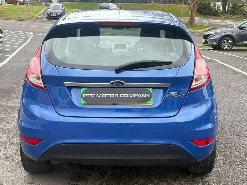 Used Ford Fiesta Zetec 82 HP (60 kW) 2014 Blue Hatchback