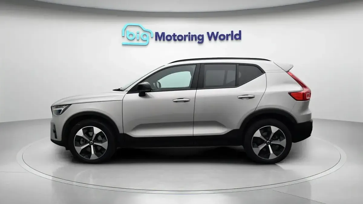 Used Volvo XC40 Plus 163 HP (119 kW) 2025 Silver SUV