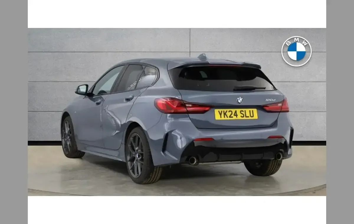 Usado BMW 120 M Sport 187 CV (137 kW) 2024 Gris Utilitario