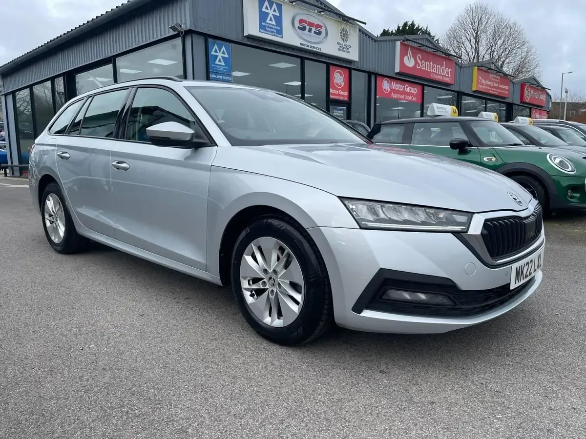 Begagnad Skoda Octavia SE Technology 110 HK (80 kW) 2022 Silver Kombi