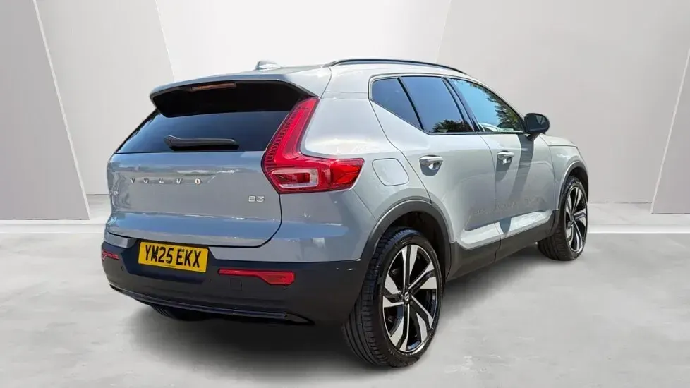 Used Volvo XC40 Ultra 161 HP (118 kW) 2025 Grey SUV