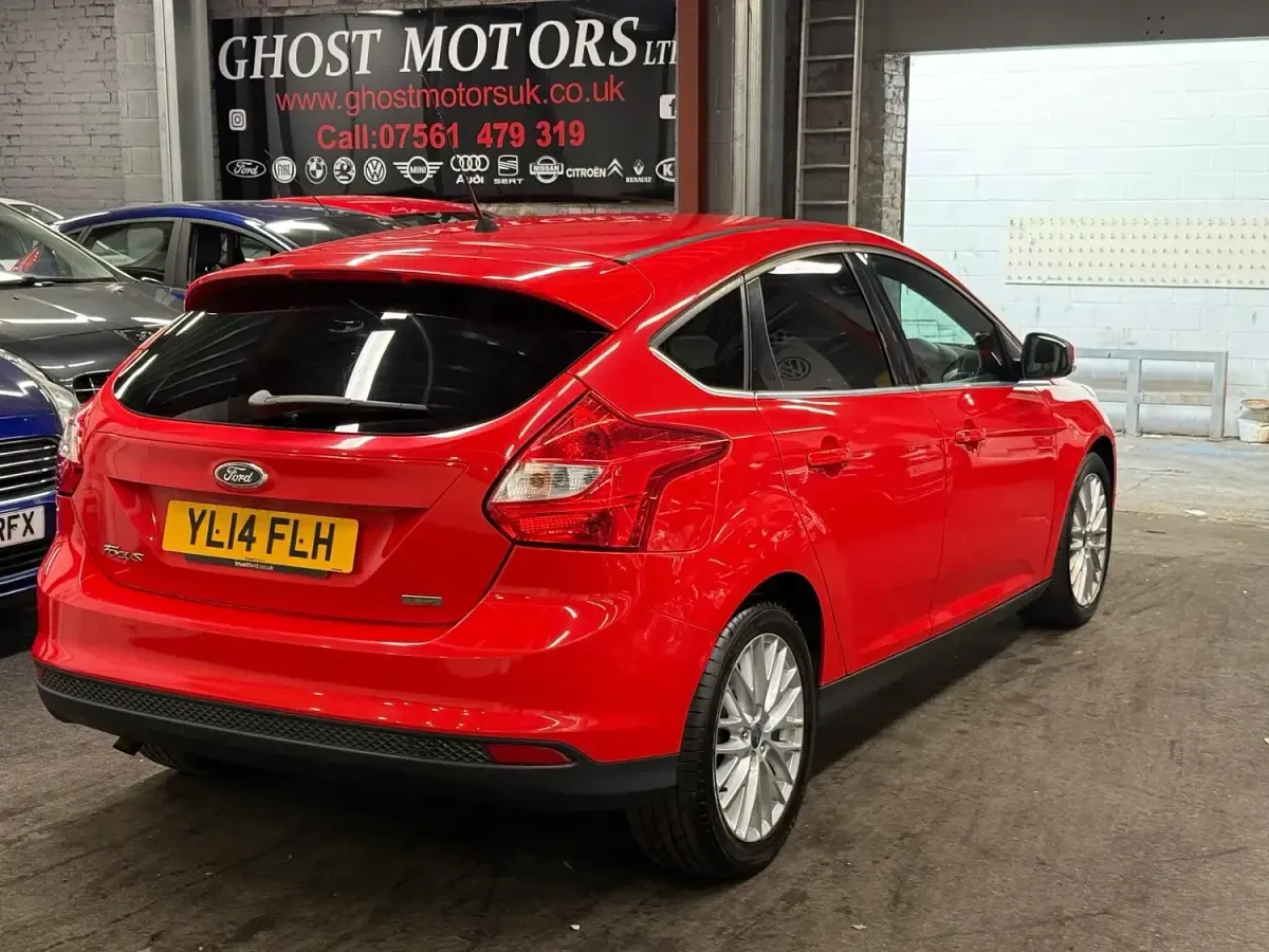 Used Ford Focus Zetec 125 HP (91 kW) 2014 Red Hatchback