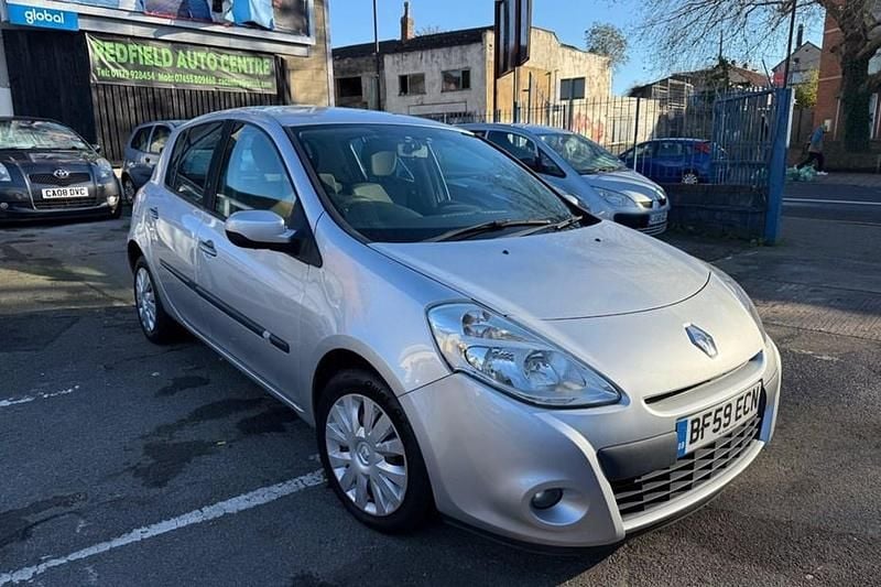 Silver Used 2009 Renault Clio II Expression Hatchback | £2,495 (Fair price) - Image 1/1
