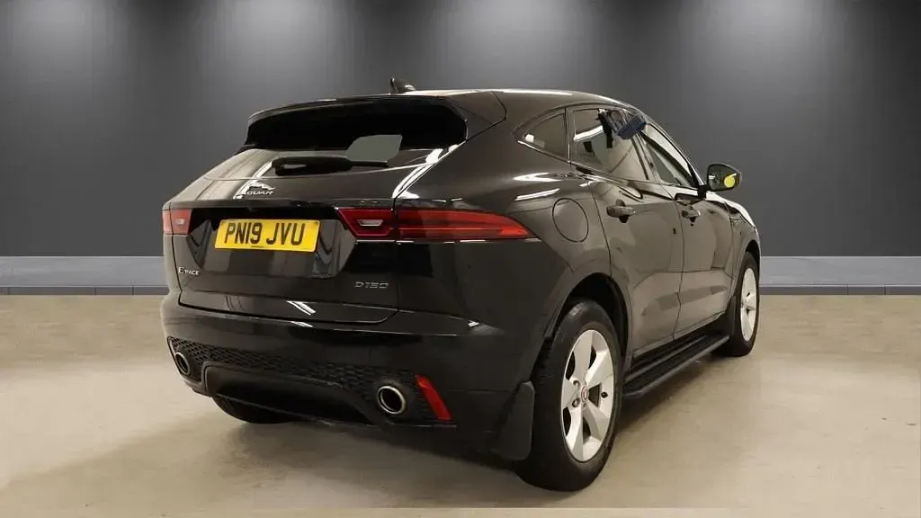 Begagnad Jaguar E-Pace R-Dynamic 150 HK (110 kW) 2019 Svart SUV