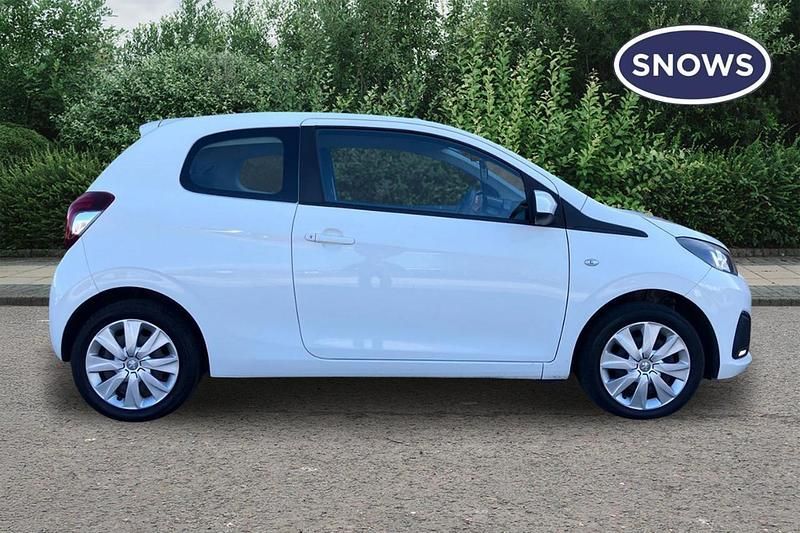 Used Peugeot 108 Active 72 HP (52 kW) 2019 White Hatchback