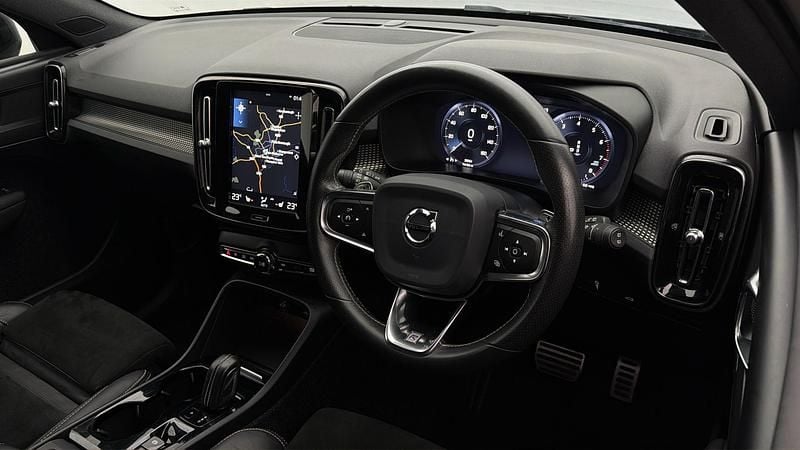 Used Volvo XC40 R-Design Pro 188 HP (138 kW) 2019 Grey SUV