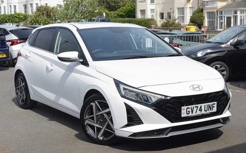 Used Hyundai i20 Ultimate 101 HP (74 kW) 2025 White Hatchback