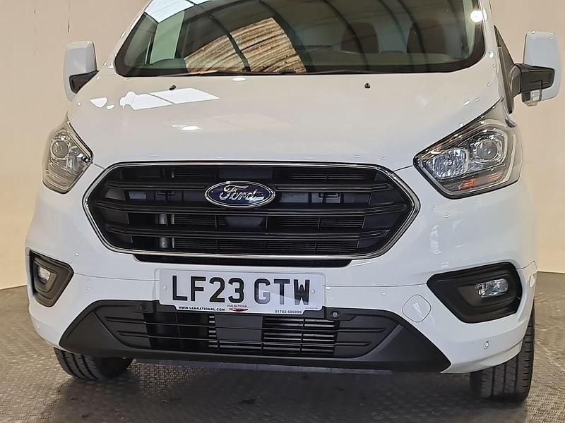 Used Ford Transit Custom Limited 130 HP (95 kW) 2023 White Van