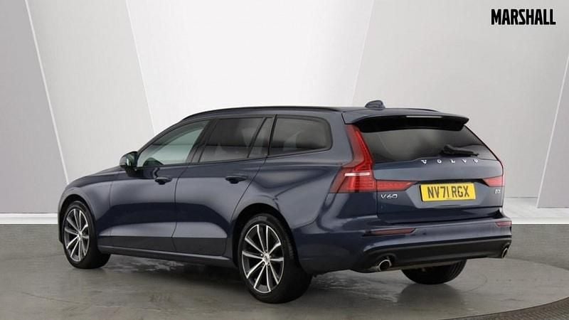 Used Volvo V60 Momentum 163 HP (119 kW) 2022 Blue Estate