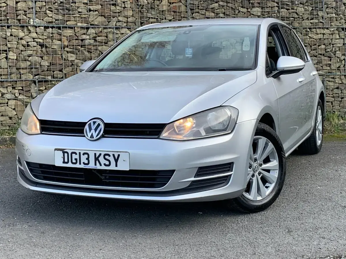 Used VW Golf VII SE 105 HP (77 kW) 2013 Silver Hatchback