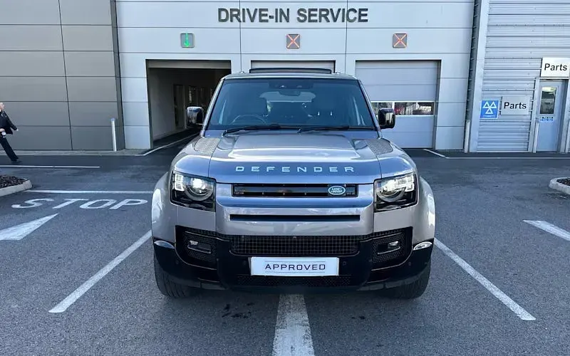 Used Land Rover Defender HSE 300 HP (220 kW) 2022 Grey SUV