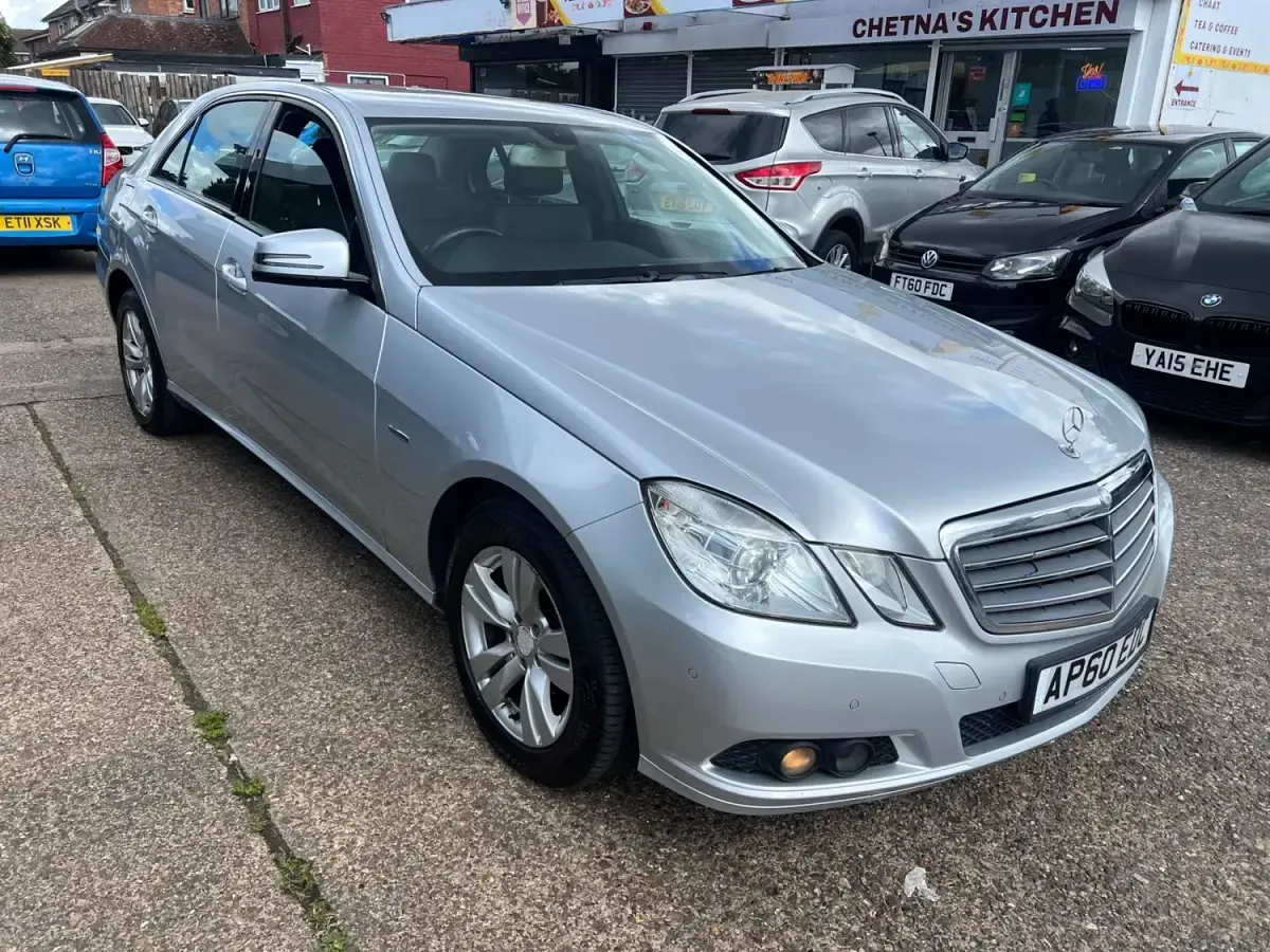 Usado Mercedes E220 SE 2011 Prateado Sedan
