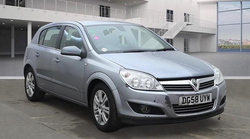 Used Vauxhall Astra Elite 2008 Silver Hatchback