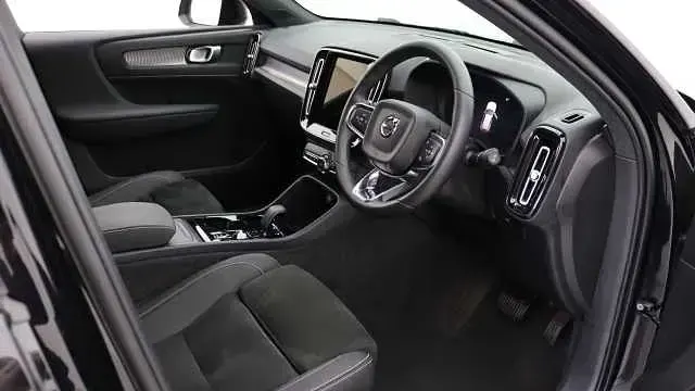 Used Volvo XC40 Plus 163 HP (119 kW) 2025 SUV