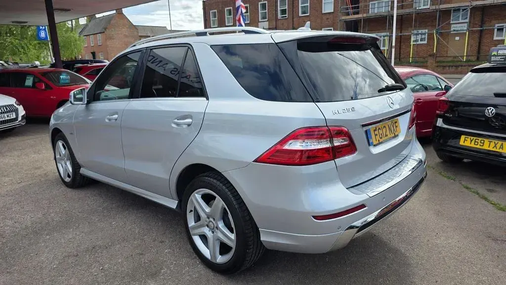 Used Mercedes ML250 204 HP (150 kW) 2012 Silver SUV