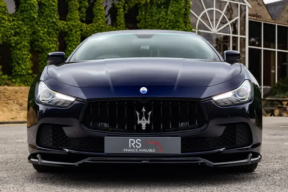 Used Maserati Ghibli 275 HP (202 kW) 2016 Blue Sedan