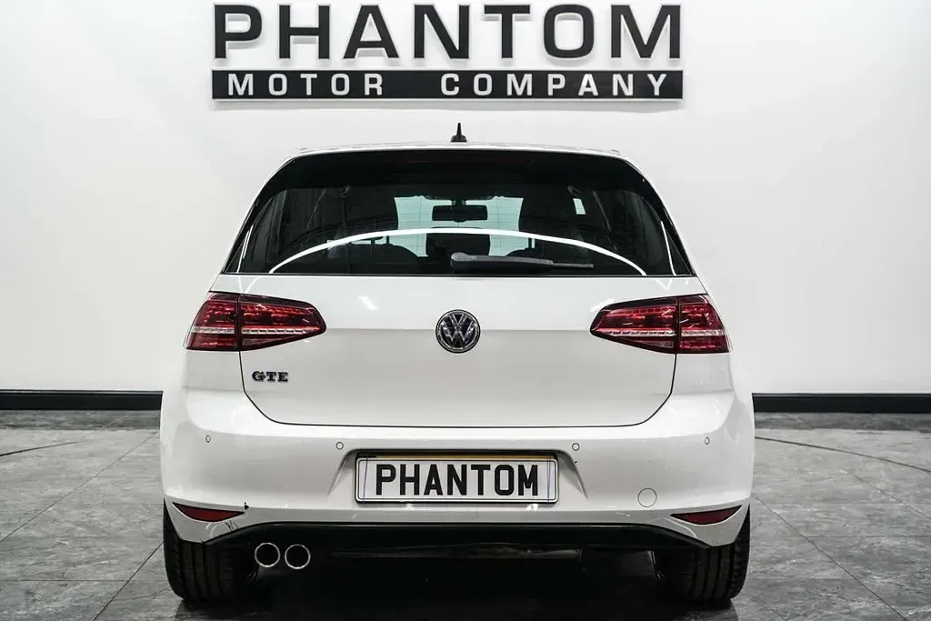 Used VW Golf VII GTE 204 HP (150 kW) 2016 White Hatchback
