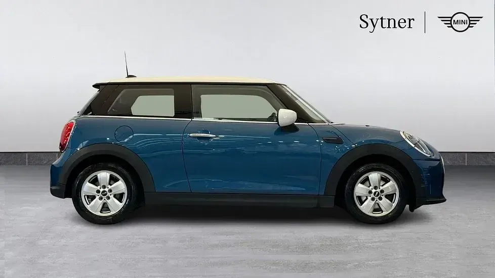 Used Mini Cooper Classic 134 HP (98 kW) 2022 Blue Hatchback