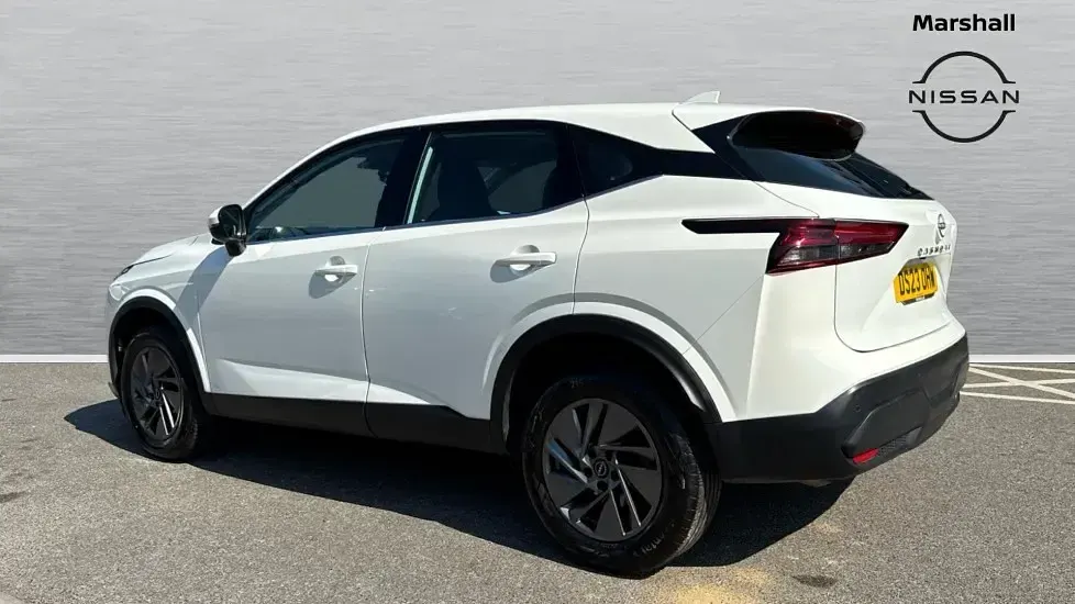 Used Nissan Qashqai Acenta Premium 158 HP (116 kW) 2023 White SUV