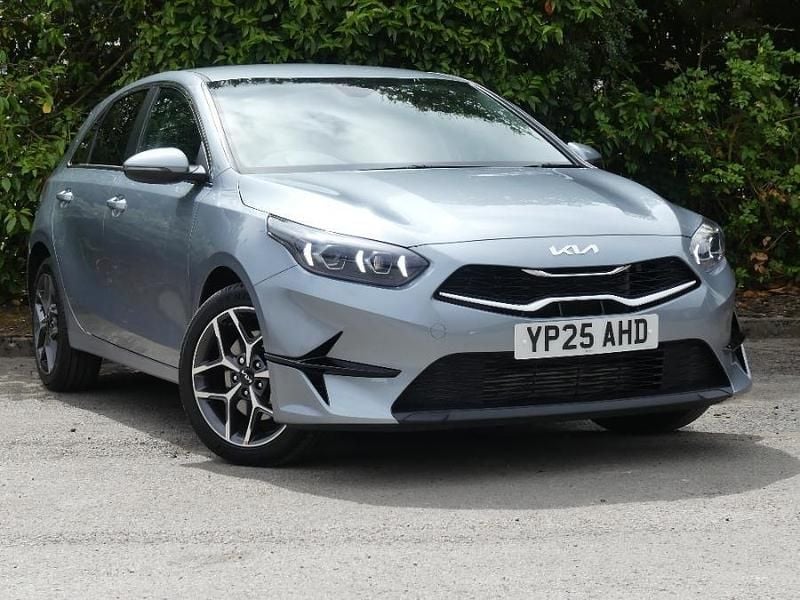 Silver Used 2025 Kia Ceed 3 Hatchback | £19,899 (A bit pricey) - Image 1/4
