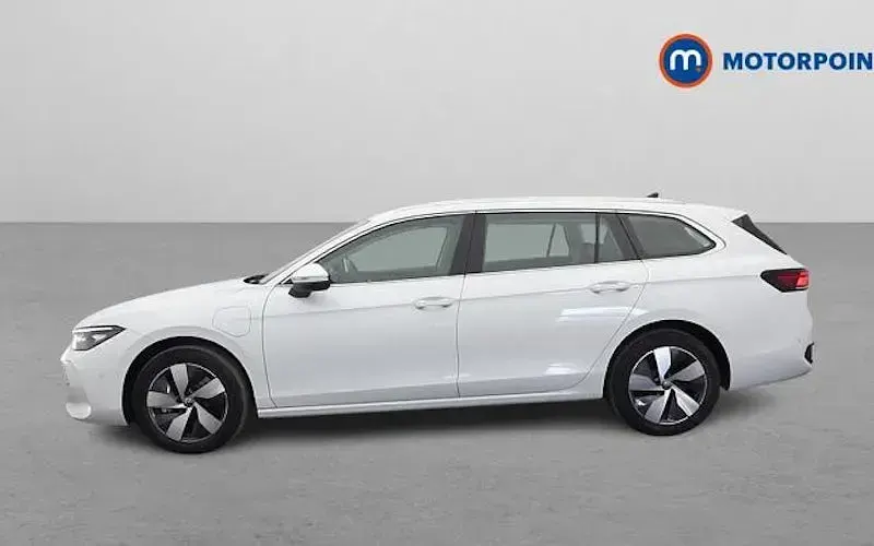 Usado VW Passat Life 204 HP (150 kW) 2025 Branco Carrinha