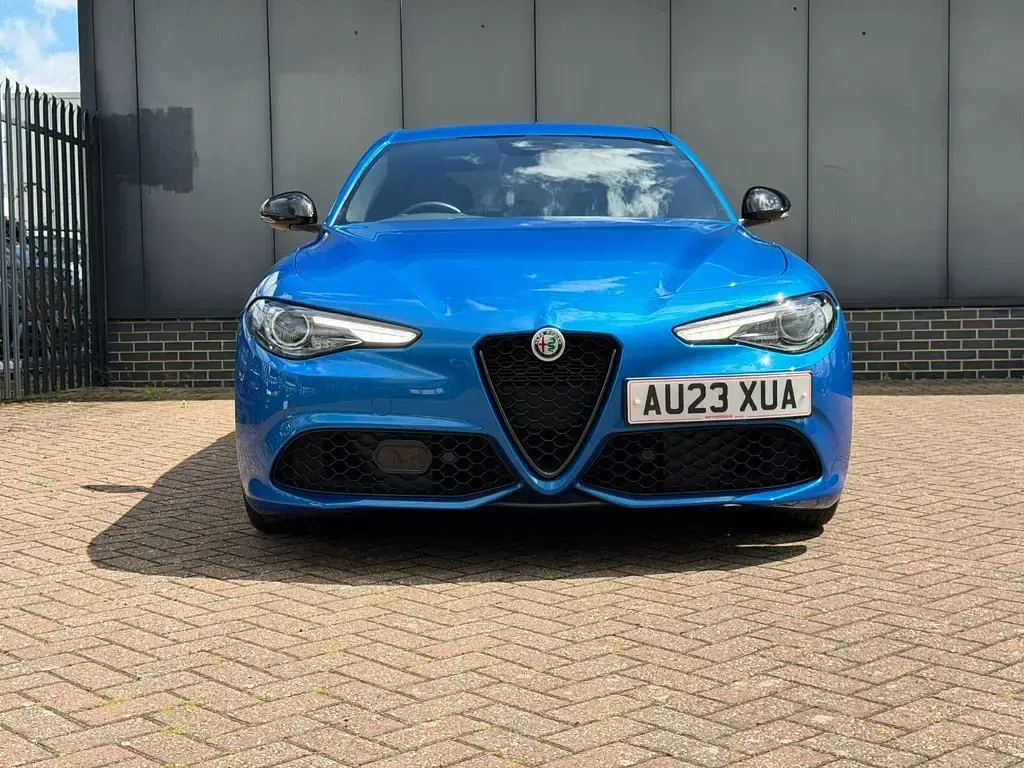 Used Alfa Romeo Giulia Saloon Veloce 280 HP (205 kW) 2023 Misano blue Sedan