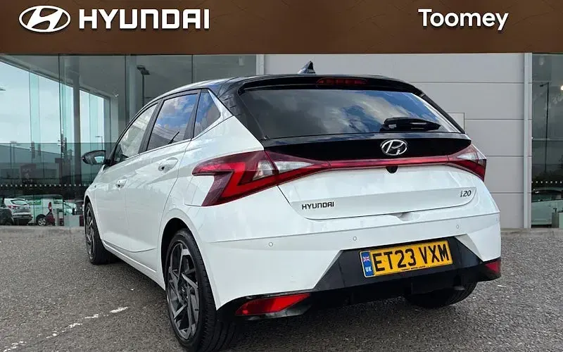 Used Hyundai i20 Ultimate 101 HP (74 kW) 2023 White Hatchback