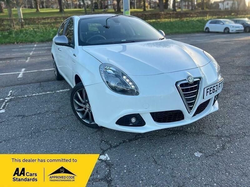 Used Alfa Romeo Giulietta 2013 White/black Hatchback