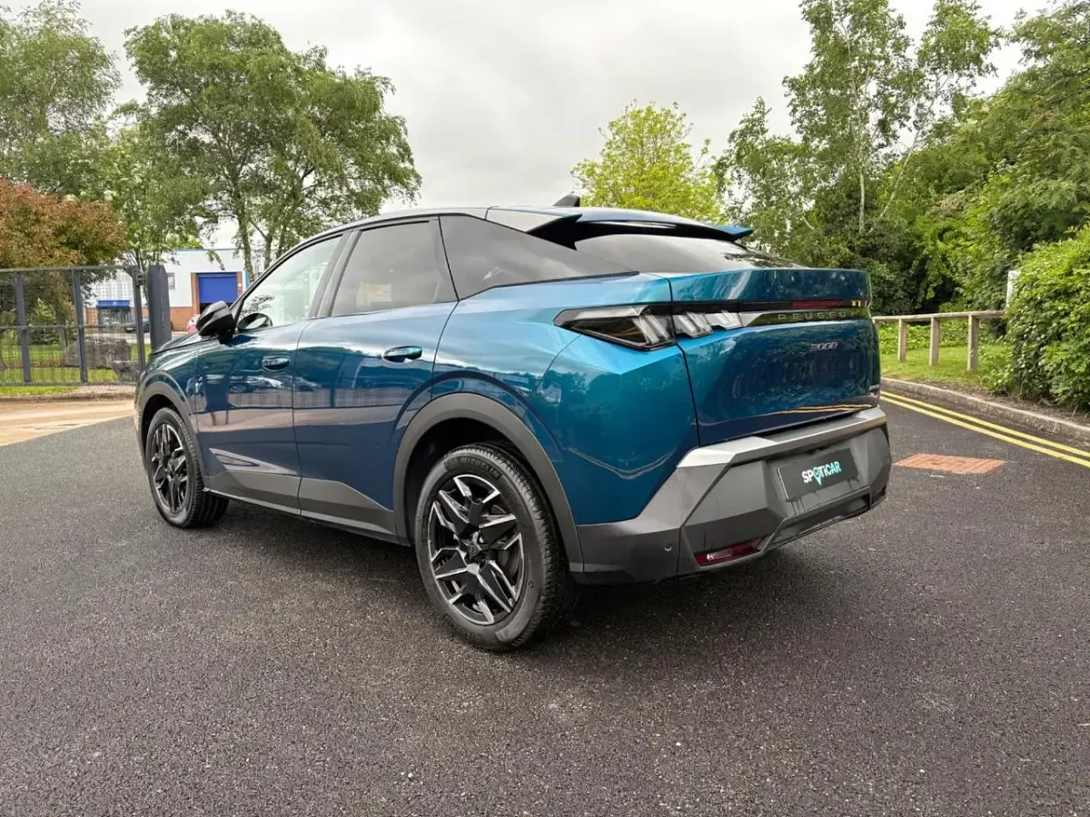 Second-hand Peugeot 3008 Allure 143 CP (105 kW) 2025 Albastru SUV