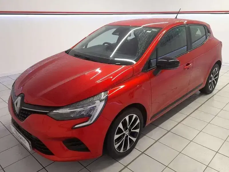 Used Renault Clio V Evolution 90 HP (66 kW) 2023 Red Hatchback