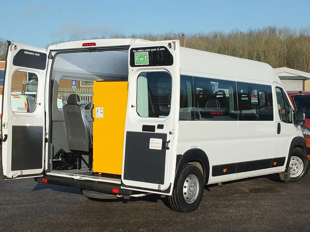 Used Peugeot Boxer 130 HP (95 kW) 2019 White Van