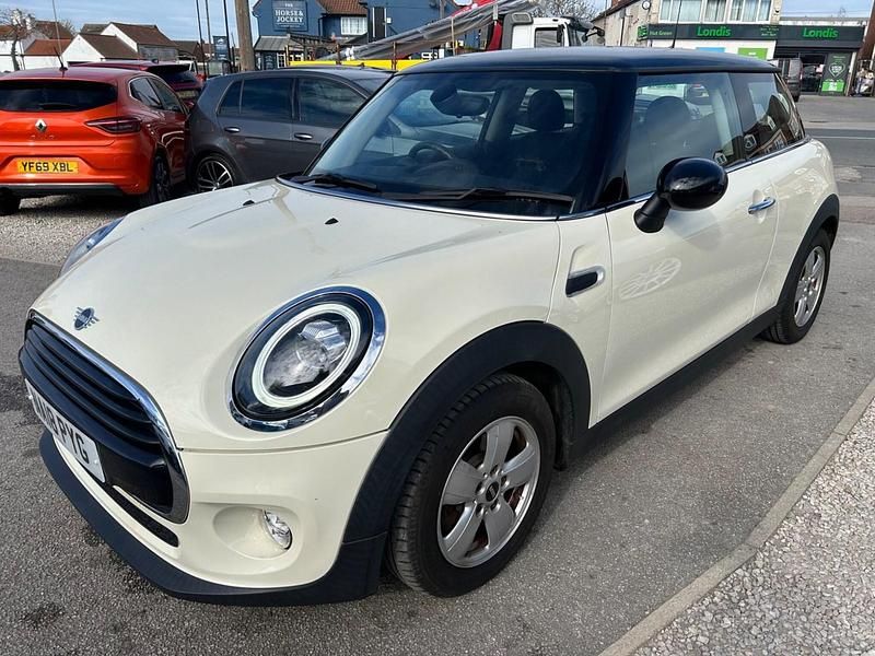 Used Mini Cooper Hatch 2018 White Hatchback
