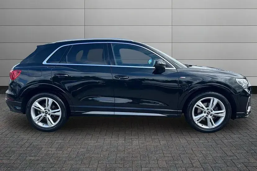 Used Audi Q3 S-Line 150 HP (110 kW) 2023 Black SUV